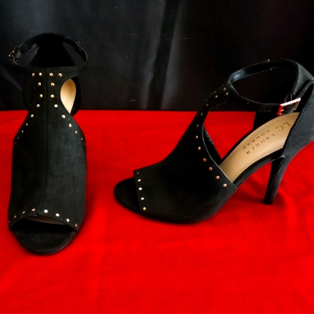 Ankle bootie heel